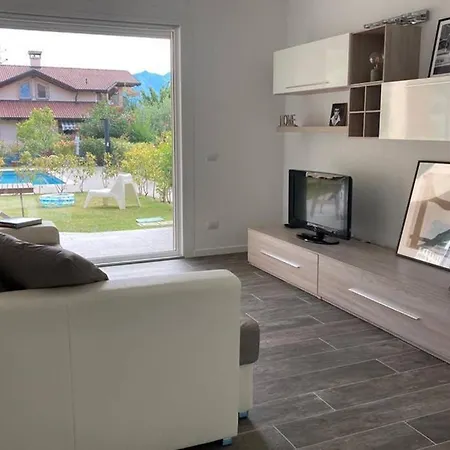 Silvia House Apartment *